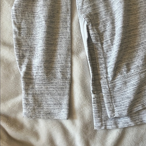 Aerie Heathered Gray pull over - Picture 3 of 3